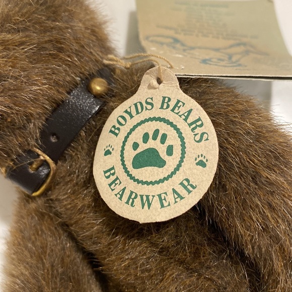 NWT attached Boyds Bears Humboldt #5840-05.Winner of the Golden Teddy Award - Picture 6 of 8